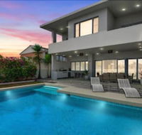 Magnificent Beach House - Surfers Gold Coast