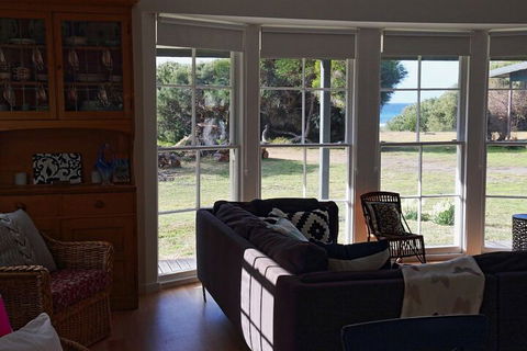 White Shell Cottage - Surfers Gold Coast 6