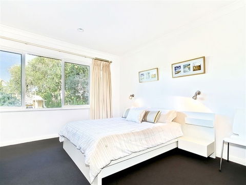 Tennis Elbow - Surfers Gold Coast 0