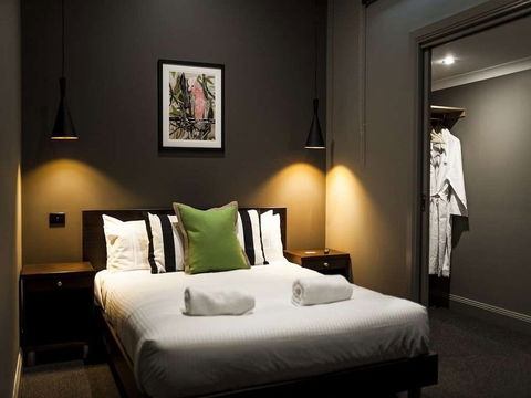 Criterion Hotel Sale - Surfers Gold Coast 4