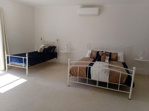 Hilltop Escape B&B - Surfers Gold Coast 4