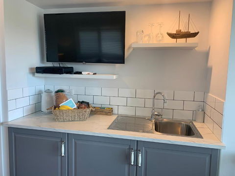 B & B On The Water - Surfers Gold Coast 2