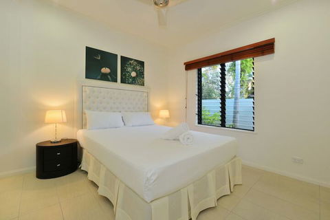 17 Cascade Luxury House On Fairway - Surfers Gold Coast 1