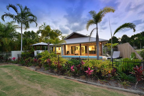 17 Cascade Luxury House On Fairway - Surfers Gold Coast 3