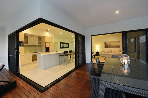 17 Cascade Luxury House On Fairway - Surfers Gold Coast 4