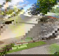 Toby's Beach House - Surfers Gold Coast