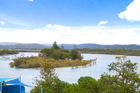 Crystal Waters Picnic Point - Surfers Gold Coast 6
