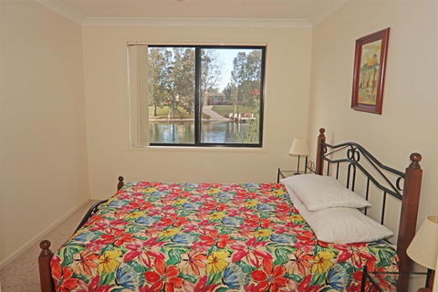 The Moorings Waterfront - Surfers Gold Coast 4