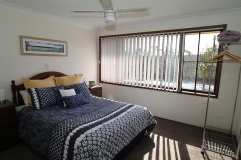 The Oasis On Jacobs Drive - Surfers Gold Coast 1