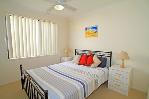 Waterfront Getaway In Sussex - Surfers Gold Coast 6