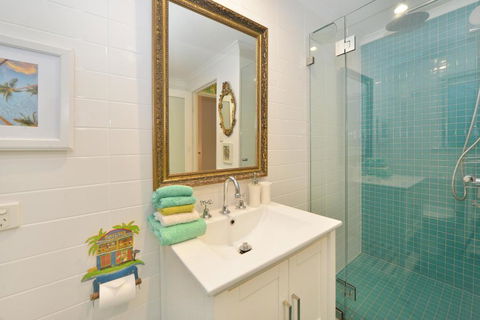 Boho Beach Apartment - Surfers Gold Coast 6