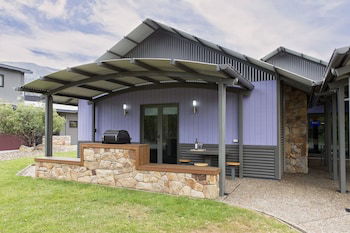 Kickenback Studio - Contemporary Accommodation In The Heart Of Crackenback - Surfers Gold Coast 0