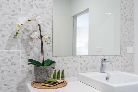CENTRAL NO 5 LUXURY APARTMENT - Surfers Gold Coast 4