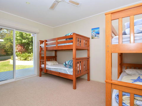 Morisset Bay Waterfront Views Lake House Looking Over Trinity Marina - Surfers Gold Coast 2