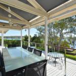 Morisset Bay Waterfront Views Lake House Looking Over Trinity Marina - Surfers Gold Coast 0