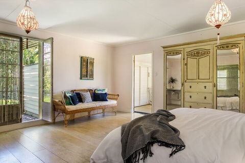 Susans Beach House - Surfers Gold Coast 5