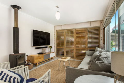 Susans Beach House - Surfers Gold Coast 3