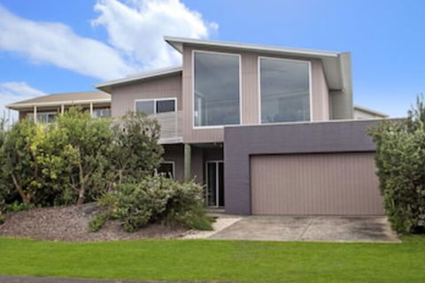 ESCAPE 2 BROPHY - Surfers Gold Coast 0