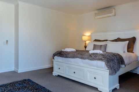 Seaview Penthouse - Surfers Gold Coast 2