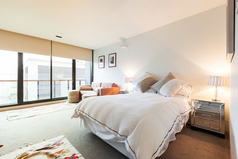 CELESTE, 1BDR East Melbourne Apartment - Surfers Gold Coast 1