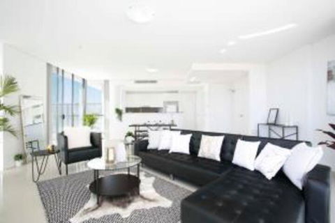 Palatial Penthouse Apartment Phenomenal Views - Surfers Gold Coast 1