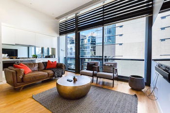 EVAN, 1BDR Southbank Apartment - Surfers Gold Coast 0