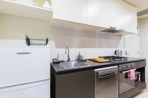 YASHITA, 2BDR Melbourne Apartment - Surfers Gold Coast 2
