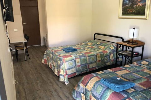 Brolga Hotel Motel - Surfers Gold Coast 1