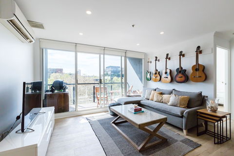 YUKI, 1BDR Melbourne Apartment - Surfers Gold Coast 1