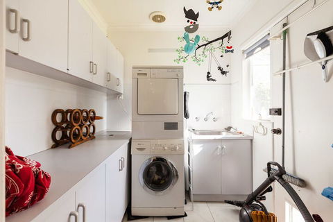 KELLY, 3BDR Northcote House - Surfers Gold Coast 2