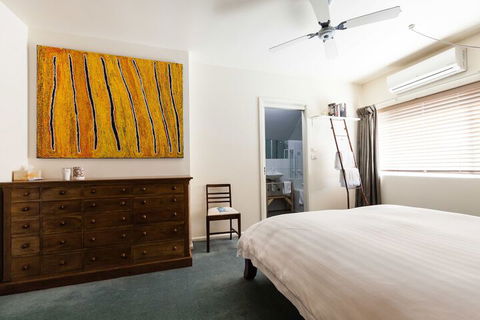KELLY, 3BDR Northcote House - Surfers Gold Coast 5