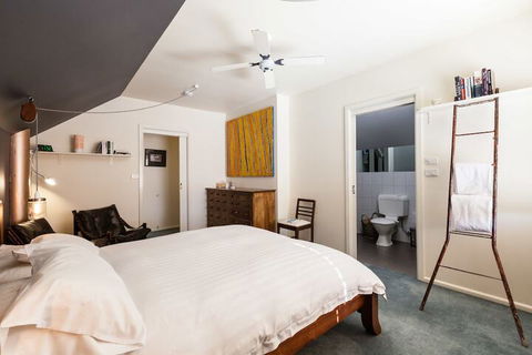 KELLY, 3BDR Northcote House - Surfers Gold Coast 6