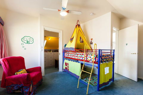 KELLY, 3BDR Northcote House - Surfers Gold Coast 1