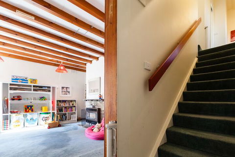 KELLY, 3BDR Northcote House - Surfers Gold Coast 7