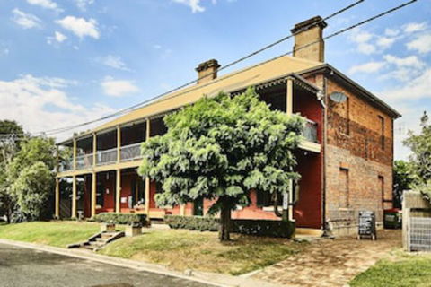 The Old Victoria - Surfers Gold Coast 0