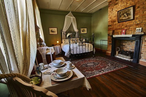 The Old Victoria - Surfers Gold Coast 5