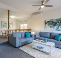 Parkview Villa 2 Luxury 3 Bedroom Home - Surfers Gold Coast