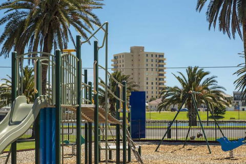 Parkview Villa 2 Luxury 3 Bedroom Home - Surfers Gold Coast 6