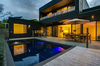 C-Escape - Surfers Gold Coast 0
