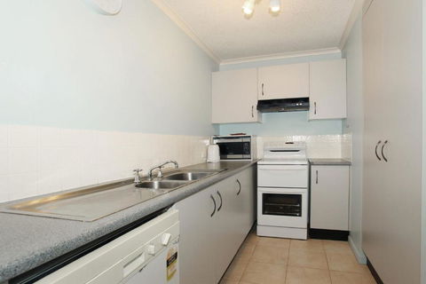 Unit 2 Biriny Lodge 1686 1689 David Low Way Coolum Beach - Surfers Gold Coast 1