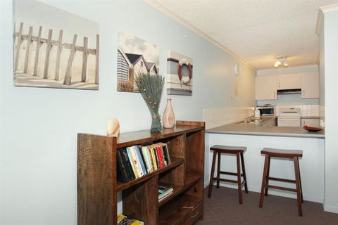 Unit 2 Biriny Lodge 1686 1689 David Low Way Coolum Beach - Surfers Gold Coast 4