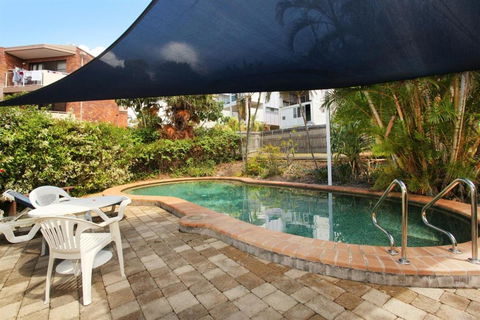 Unit 2 Biriny Lodge 1686 1689 David Low Way Coolum Beach - Surfers Gold Coast 6