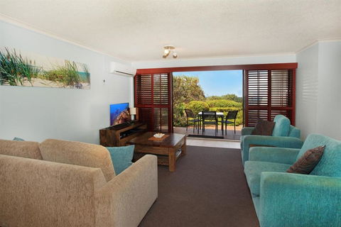 Unit 2 Biriny Lodge 1686 1689 David Low Way Coolum Beach - Surfers Gold Coast 5