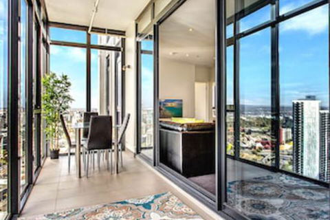 MJ Shortstay Bank Apartments - Surfers Gold Coast 6