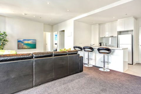 MJ Shortstay Bank Apartments - Surfers Gold Coast 4