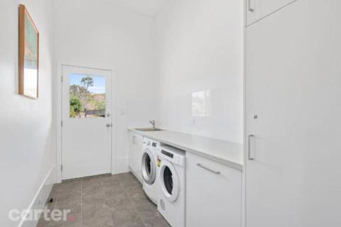 Encounter Beach House With Stunning Views - Surfers Gold Coast 4