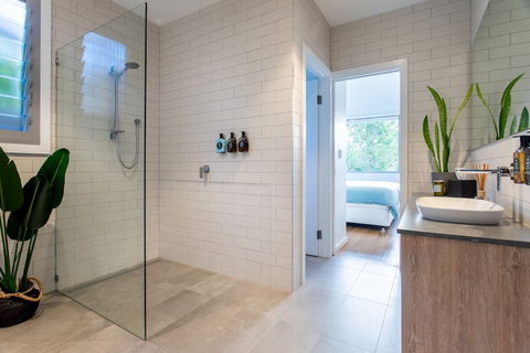 Yallingup Beach Home - Surfers Gold Coast 3