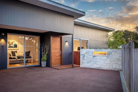 Yallingup Beach Home - Surfers Gold Coast 0