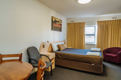 Canning Bridge Auto Lodge - Surfers Gold Coast 6