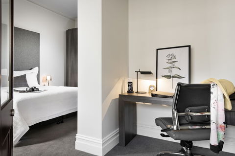 The Melbourne Hotel - Surfers Gold Coast 1